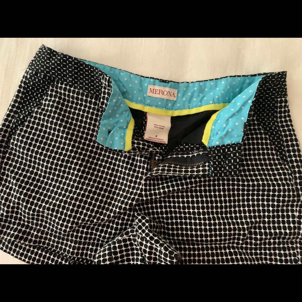 Black and white short with front pockets